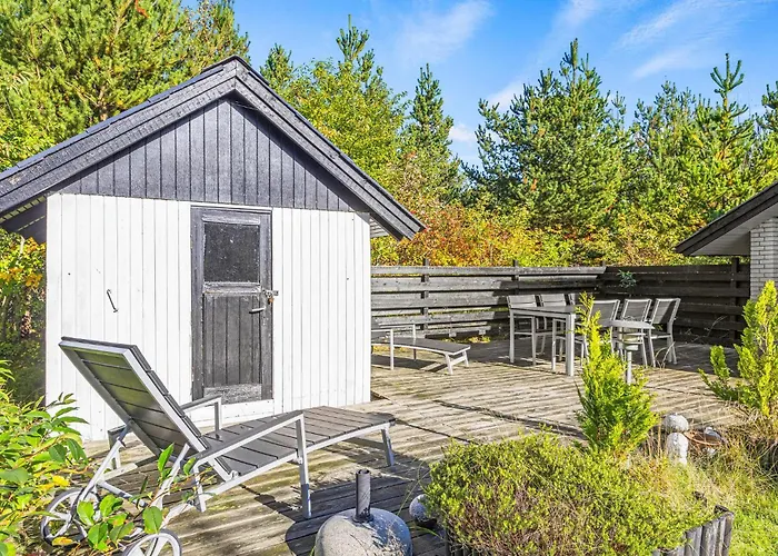 3 Bedroom Amazing In Nørre Nebel