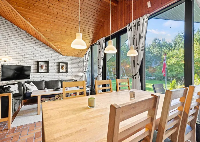 3 Bedroom Amazing In * Nørre Nebel